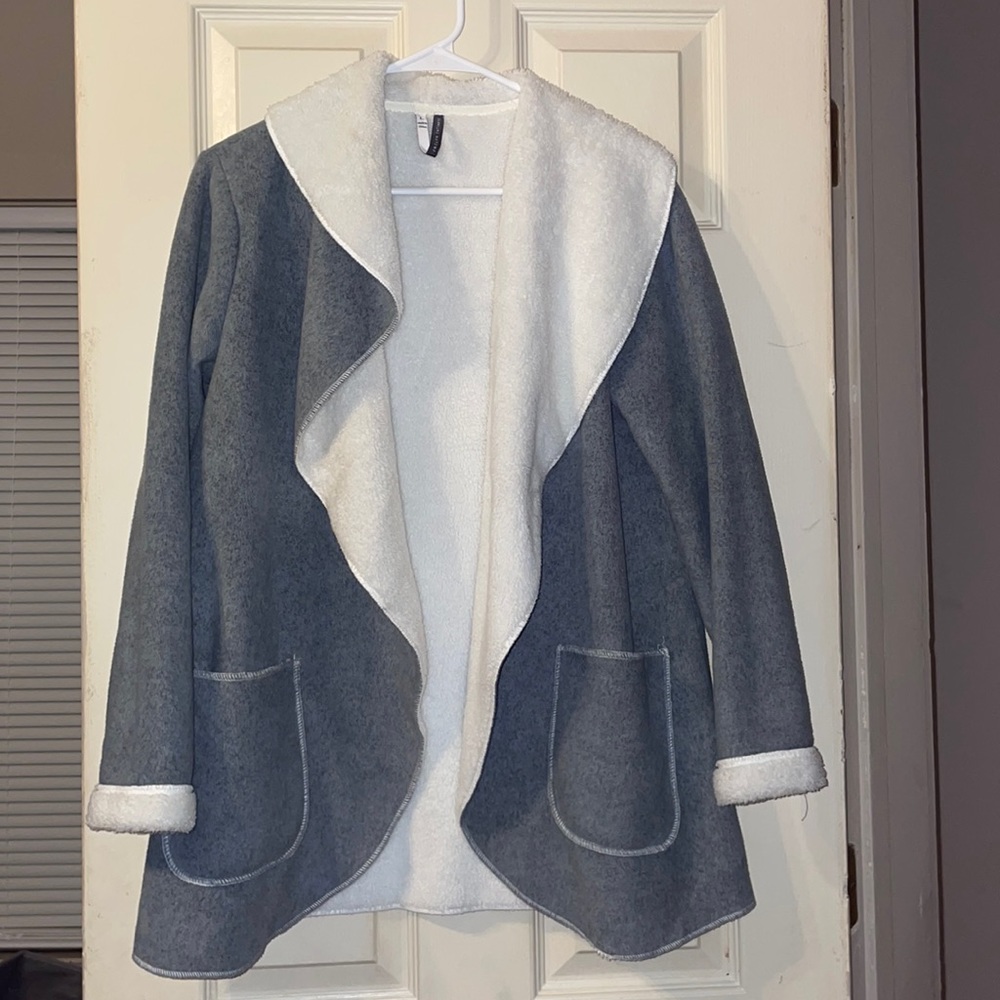 Jaclyn Intimates/ gray and white fuzzy jacket/cardigan.